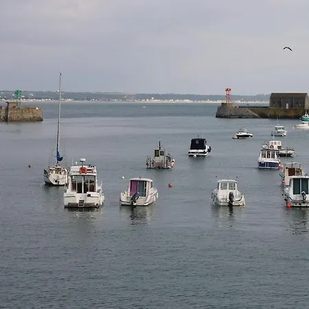 Les Pieds Dans L'eau * Granville