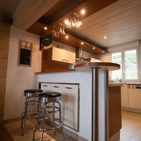 Les Pieds Dans L'eau