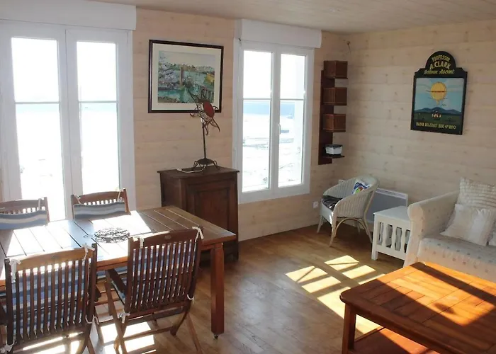 Les Pieds Dans L'eau