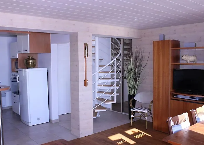 Les Pieds Dans L'eau דירה *